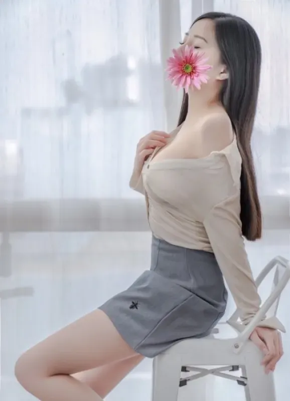 (Ngừng phục vụ)Kiều Trinh - Gái Miền Tây - Khuôn Mặt Xinh Đẹp- Body Gợi Tình Rực Lửa - Người Tình Quyến Rũ - Gái gọi 777