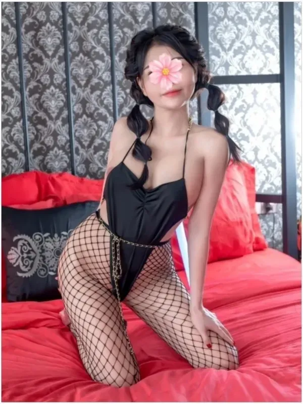 (Ngừng phục vụ)⭐[NEW] LINH MIU GÁI CÔNG TY MỚI VÀO NGHỀ NGOAN HIỀN - Gái gọi 777