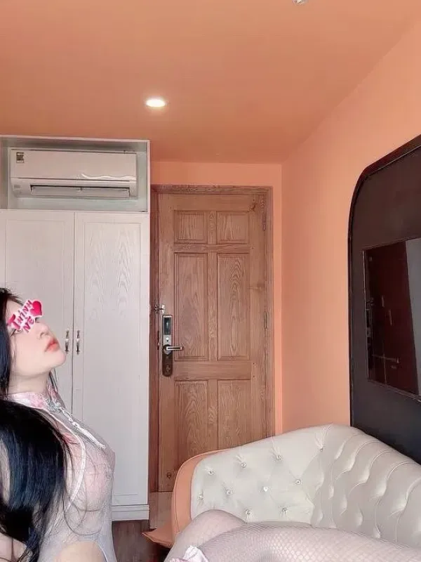 (Ngừng phục vụ)Bé Trang - gái xinh sang, body cuốn hút - Gái gọi 777