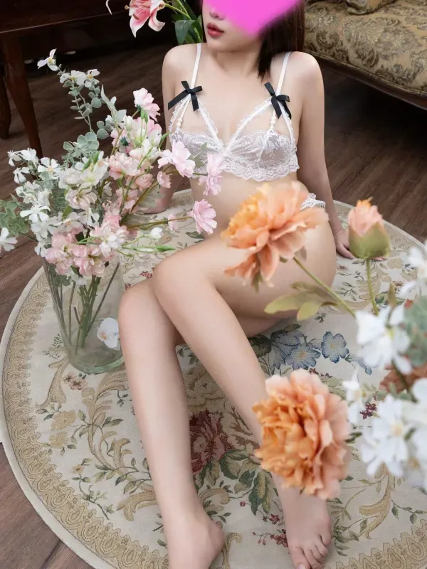 (Ngừng phục vụ)✨SIÊU HOTGIRL✨NGỌC NGỌC -MẶT XINH VÚ ĐẸP SIÊU NGON - Gái gọi 777